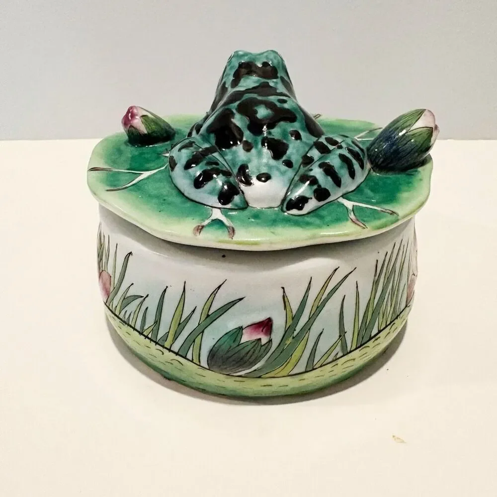 VTG Frog Lily Pad Trinket Box Ceramic Lotus Flower